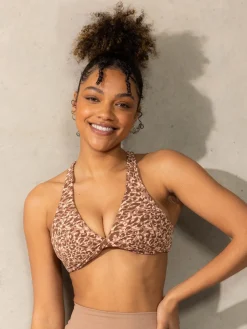 Momentum Twist Sports Bra
