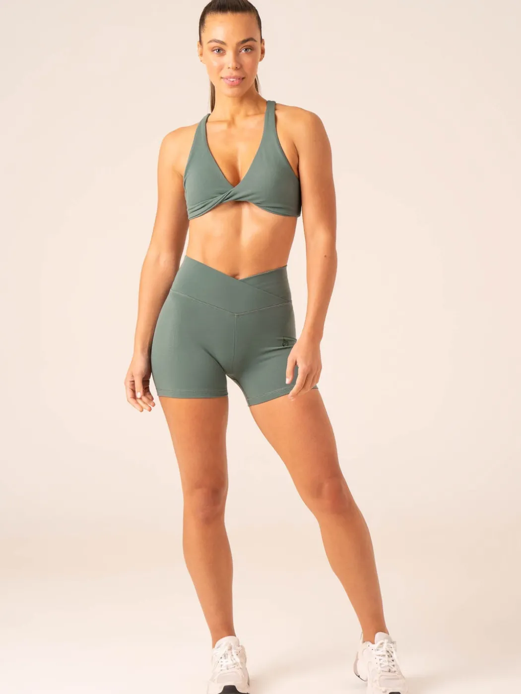 Momentum Twist Sports Bra