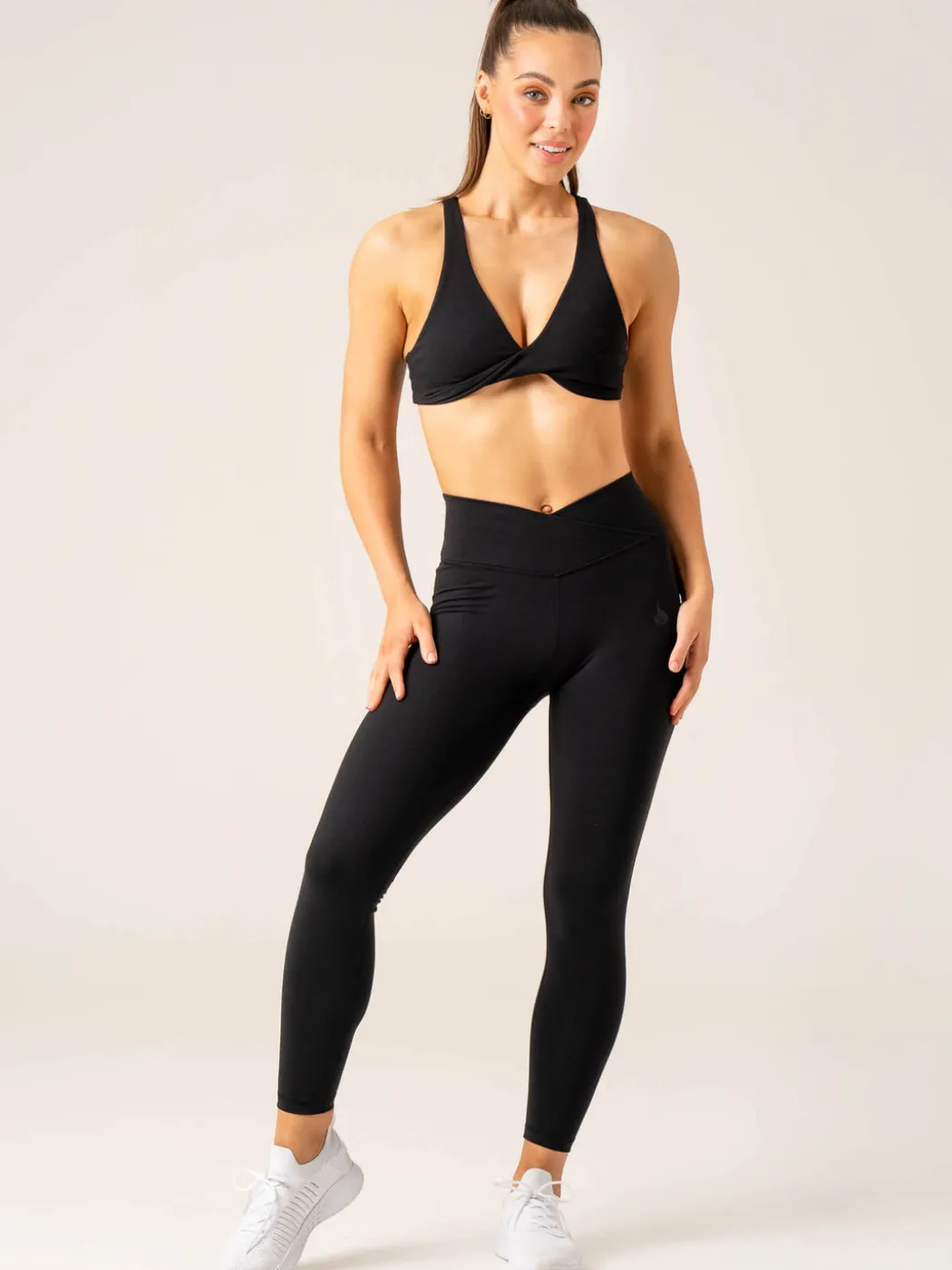 Momentum Twist Sports Bra