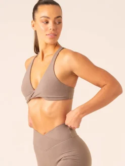Momentum Twist Sports Bra